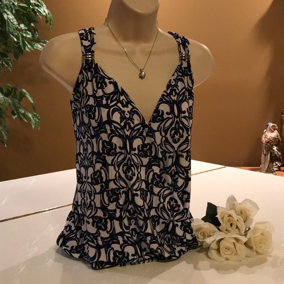 WHITE HOUSE BLACK MARKET TOP W/ SILVER ON ARMS XS - Picture 2 of 8